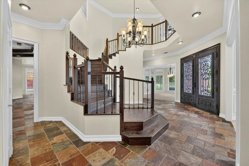 5811 Scenic Bay Court, Arlington