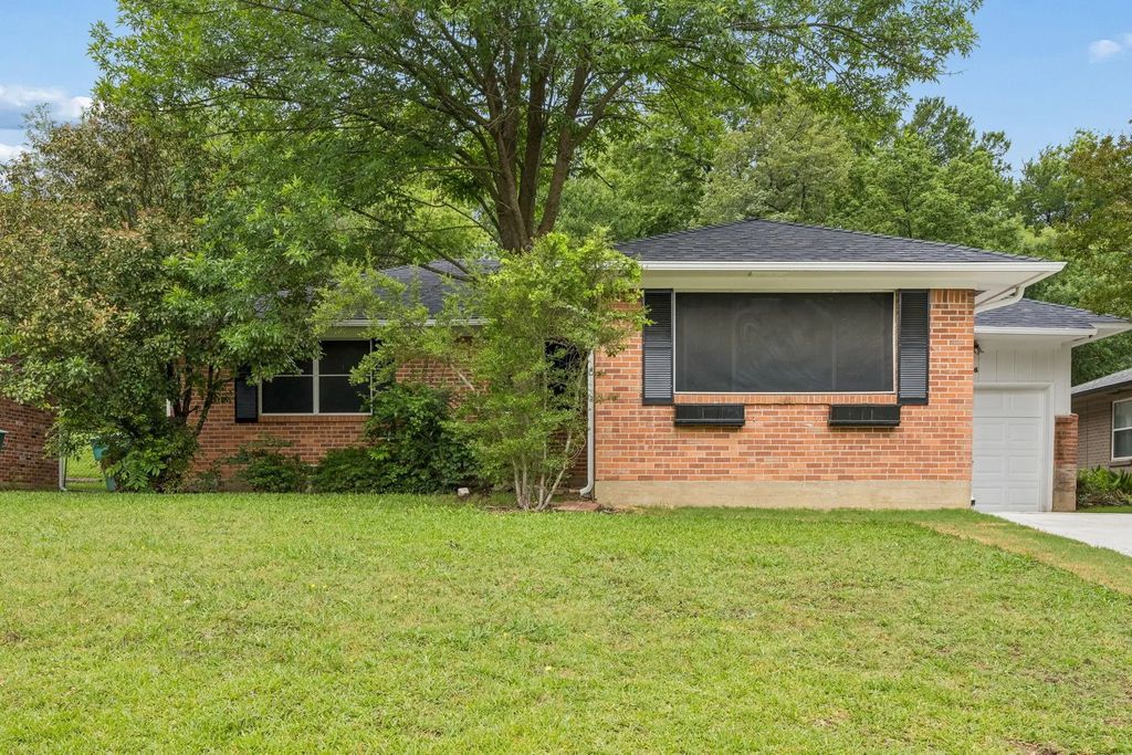 636 Kessler Boulevard, Sherman
