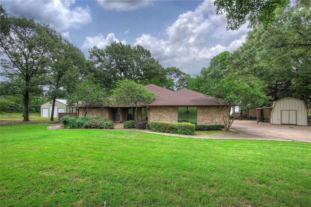 1605 County Road 1785, Yantis