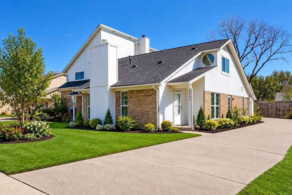 2121 Stone Moss Lane, Grapevine
