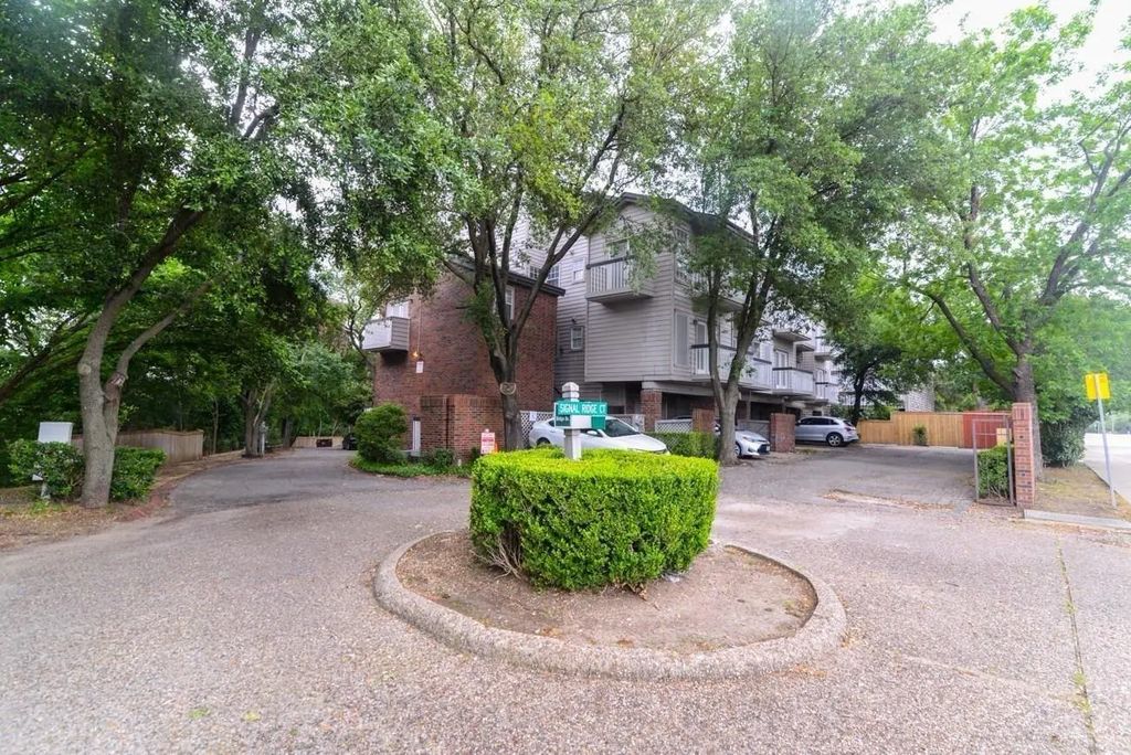 7474 Fair Oaks Avenue 7402, Dallas