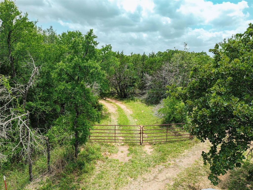 11860 County Road 1240, Cleburne