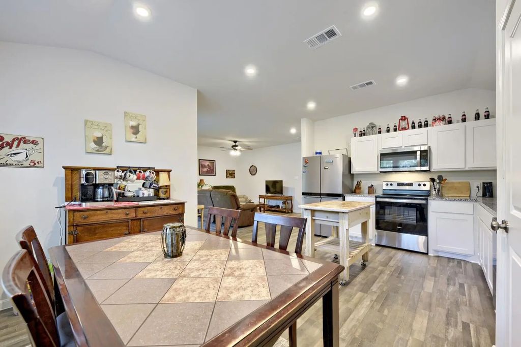 420 Jameson Street, Springtown