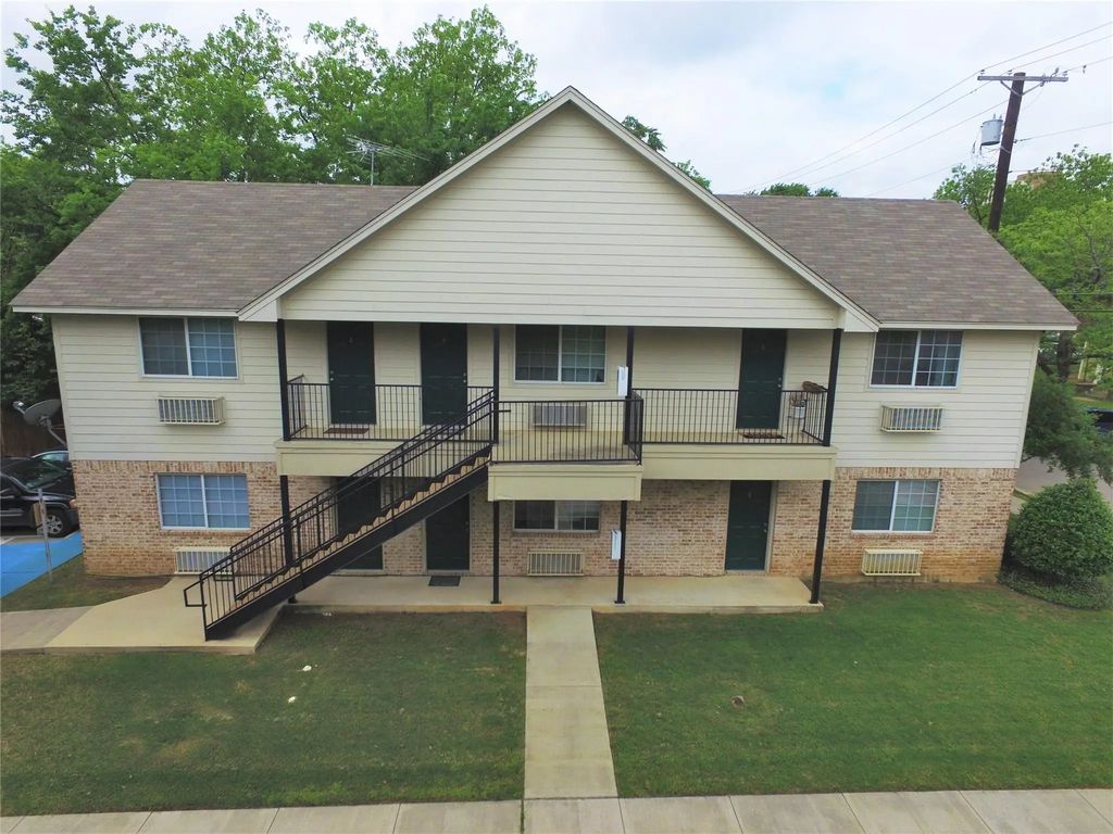 630 Schmitz Avenue 3, Denton