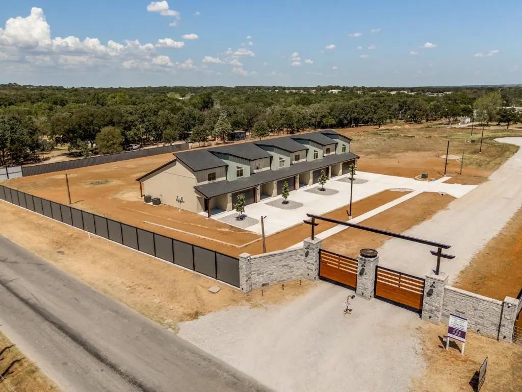 1003 Agua Escondida Court, Springtown