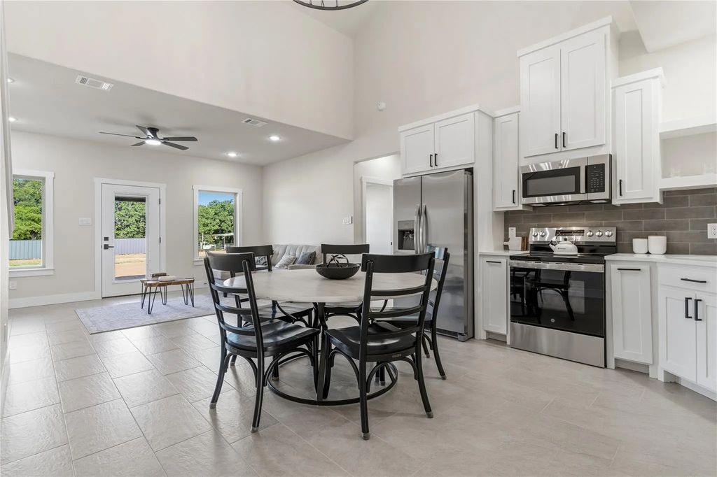 1005 Agua Escondida Court, Springtown