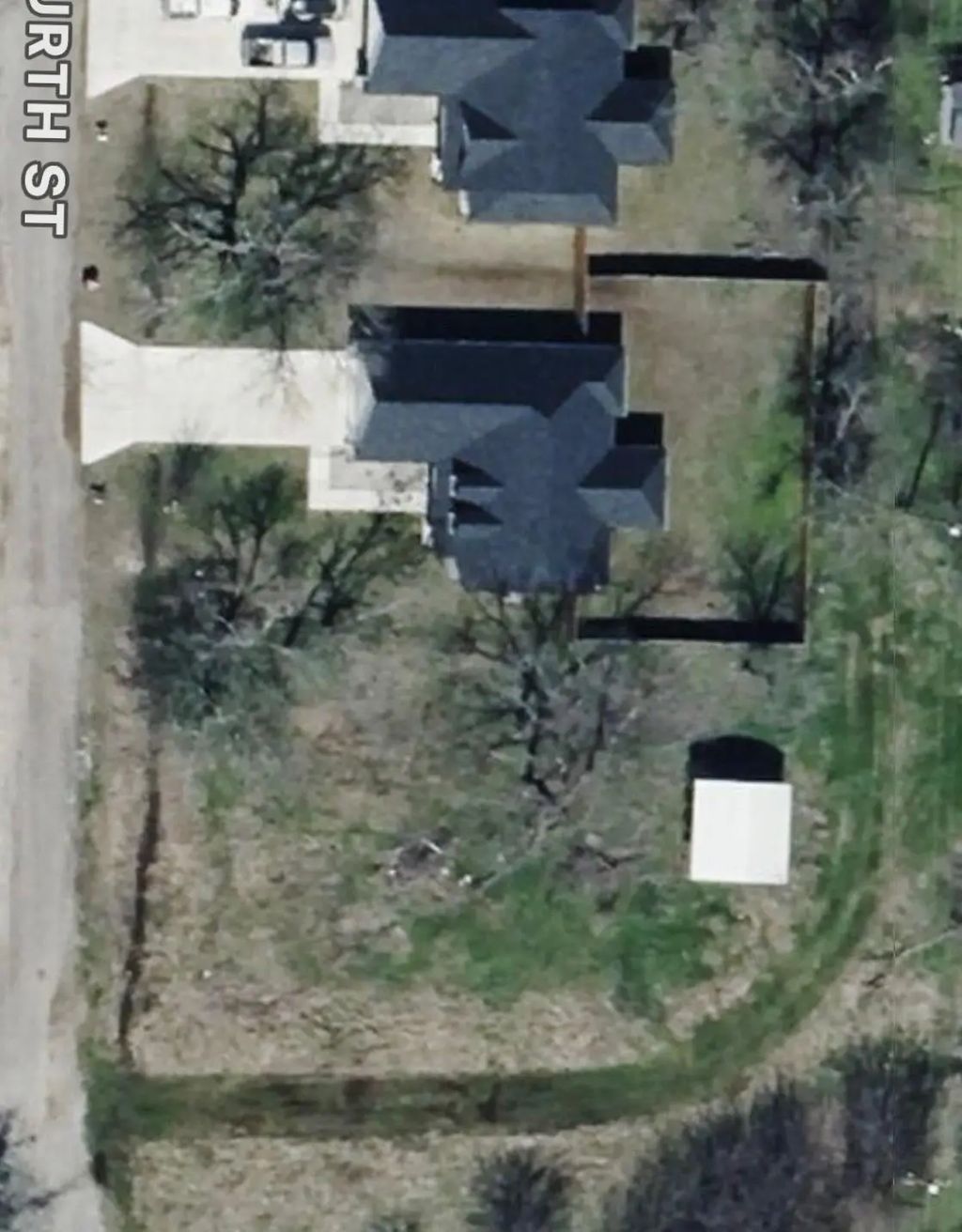 211 S 4th Street, Celeste