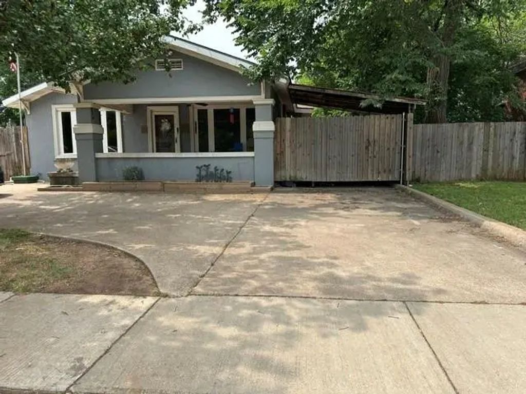 3620 Meadowbrook Dr, Fort Worth