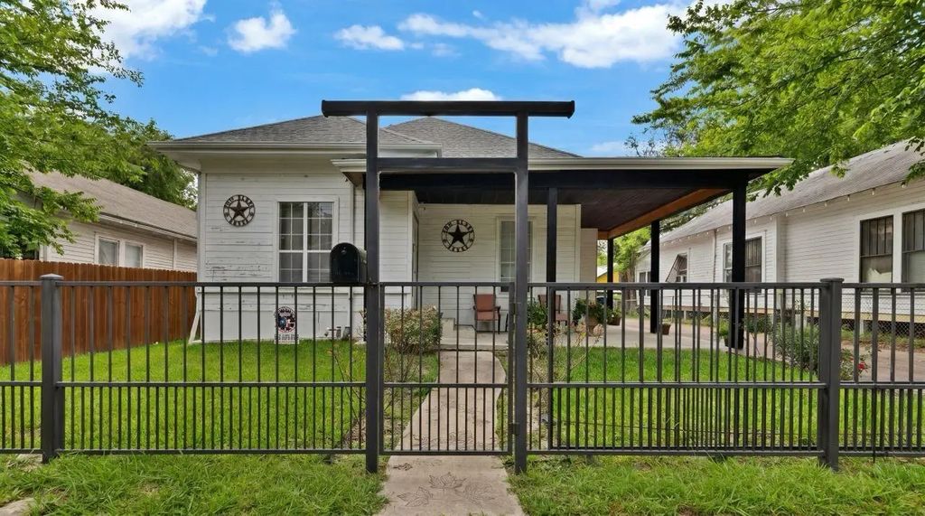 1811 Wesley Street, Greenville