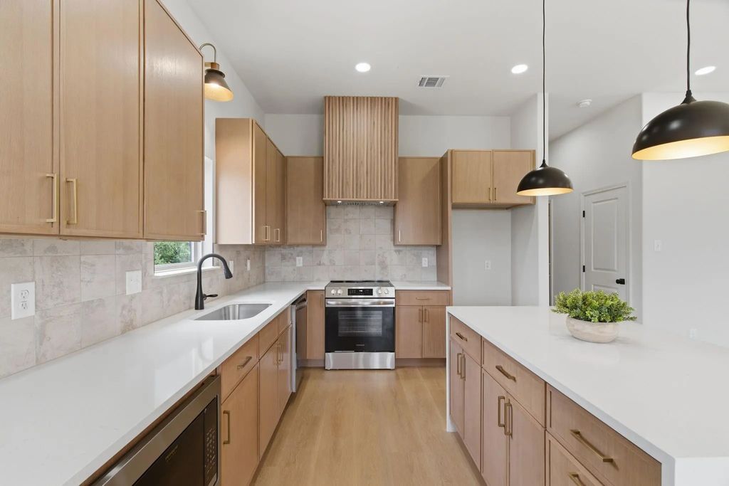2703 Brazos River Drive, Granbury