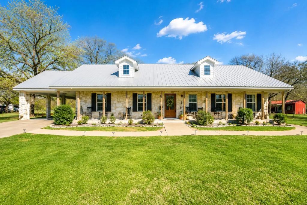 168 Country Drive, Waco
