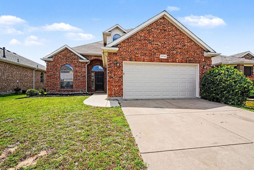9712 Willow Branch Way, Fort Worth