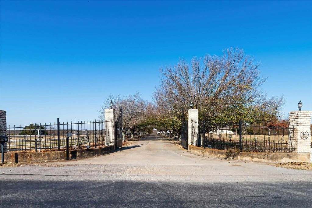 12050 Falcon Road, Crandall
