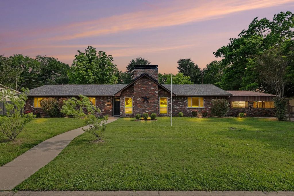 805 Wes Michael Road, Bonham