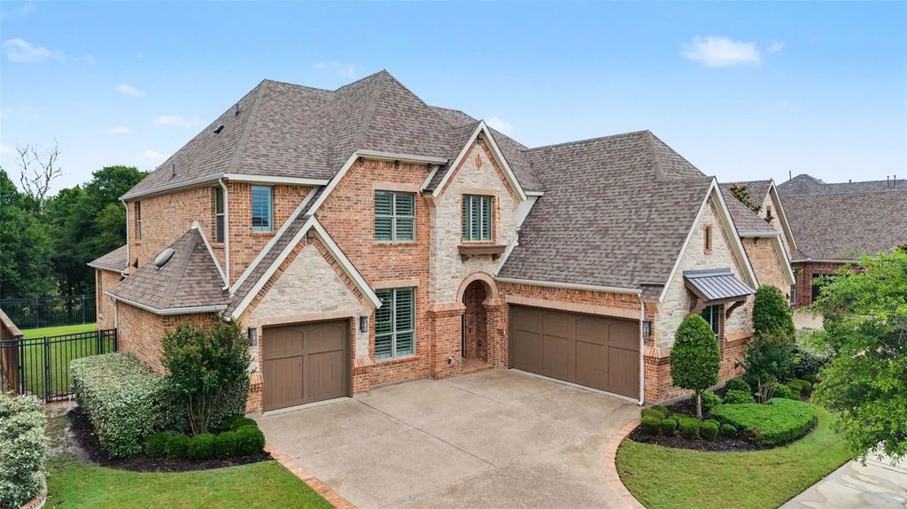 1241 Blue Lake Boulevard, Arlington
