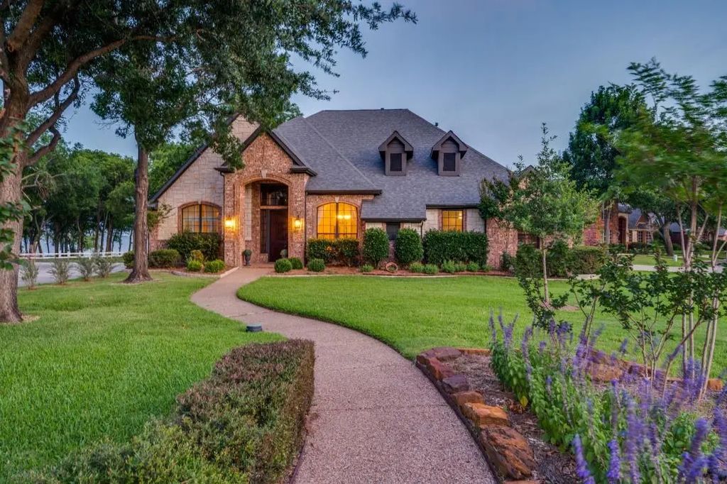 730 Peninsula Bend, Shady Shores