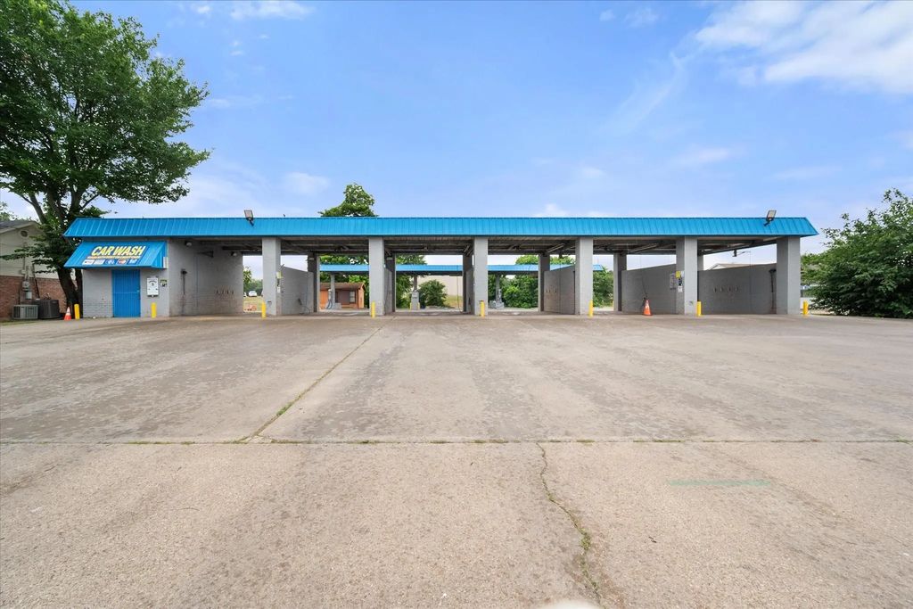 223 Oaklawn Drive, Corsicana