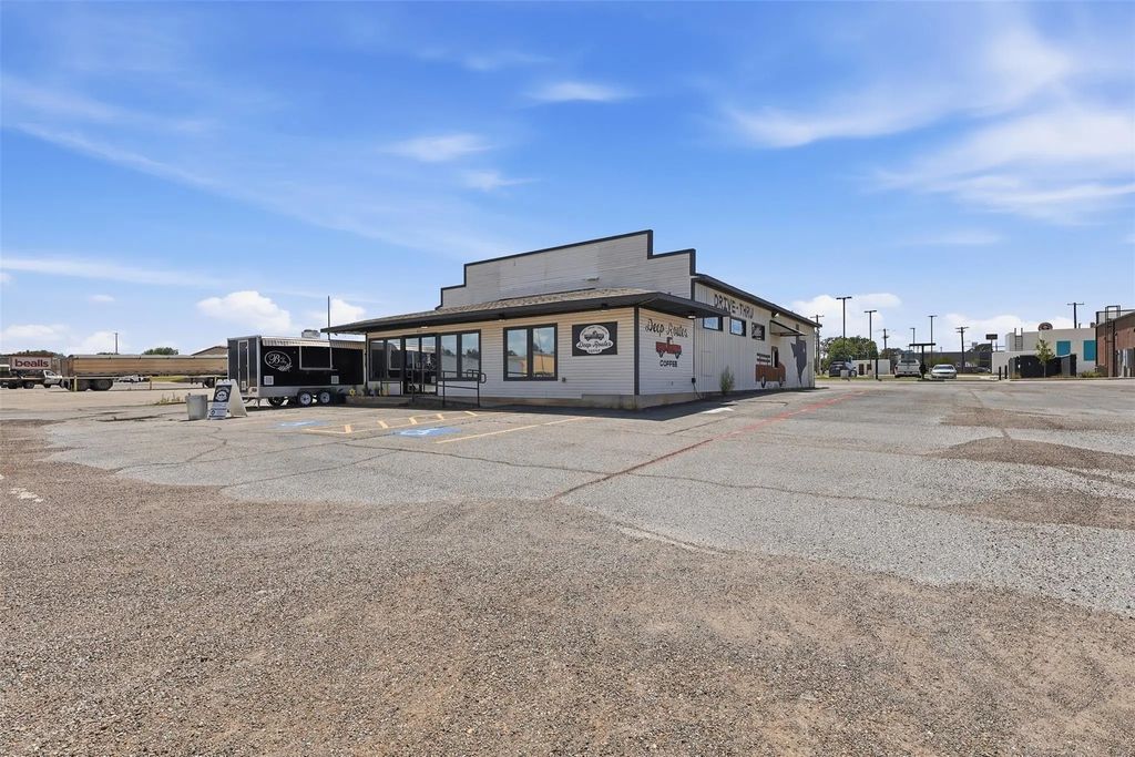 215 Shannon Road E, Sulphur Springs