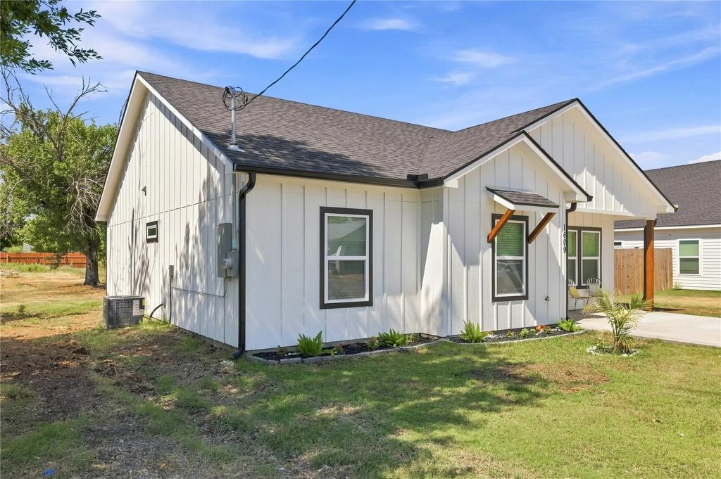 1609 2nd Street, Brownwood