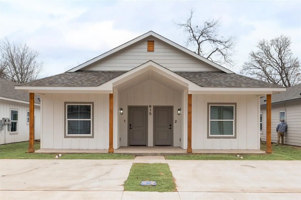 1807 Franklin Avenue, Bonham