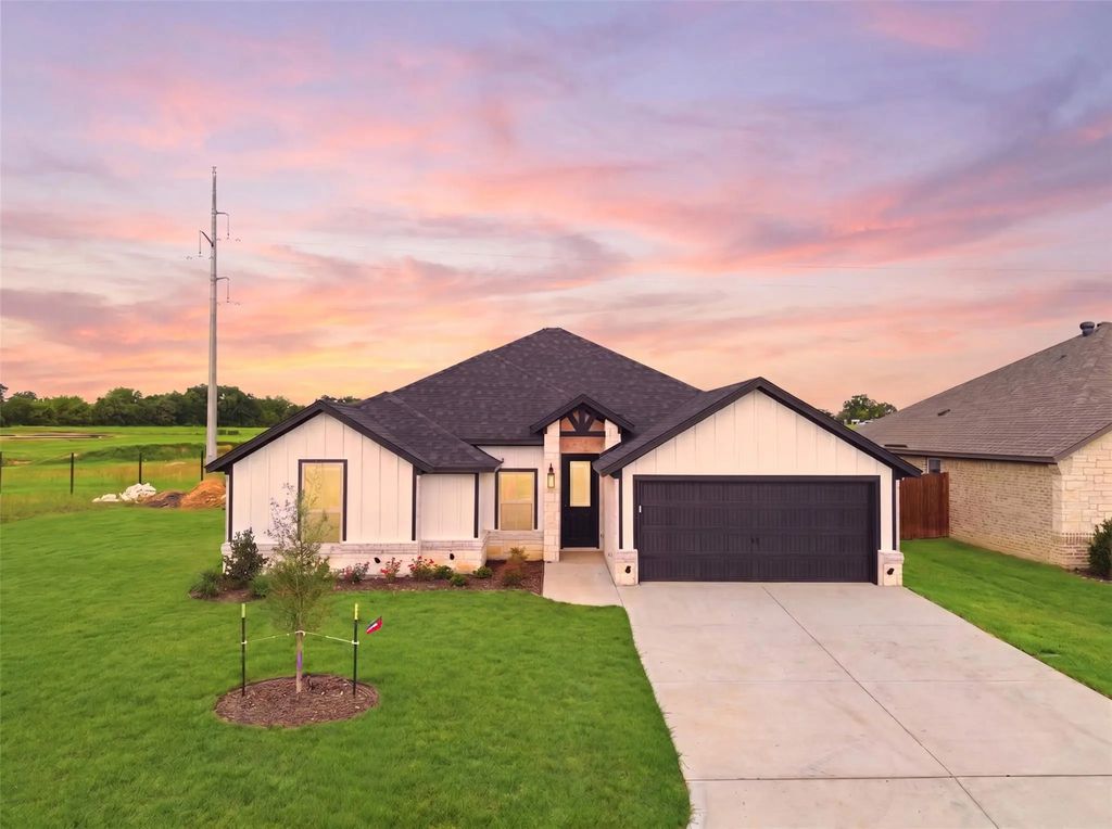 1600 Oleander Drive, Tolar