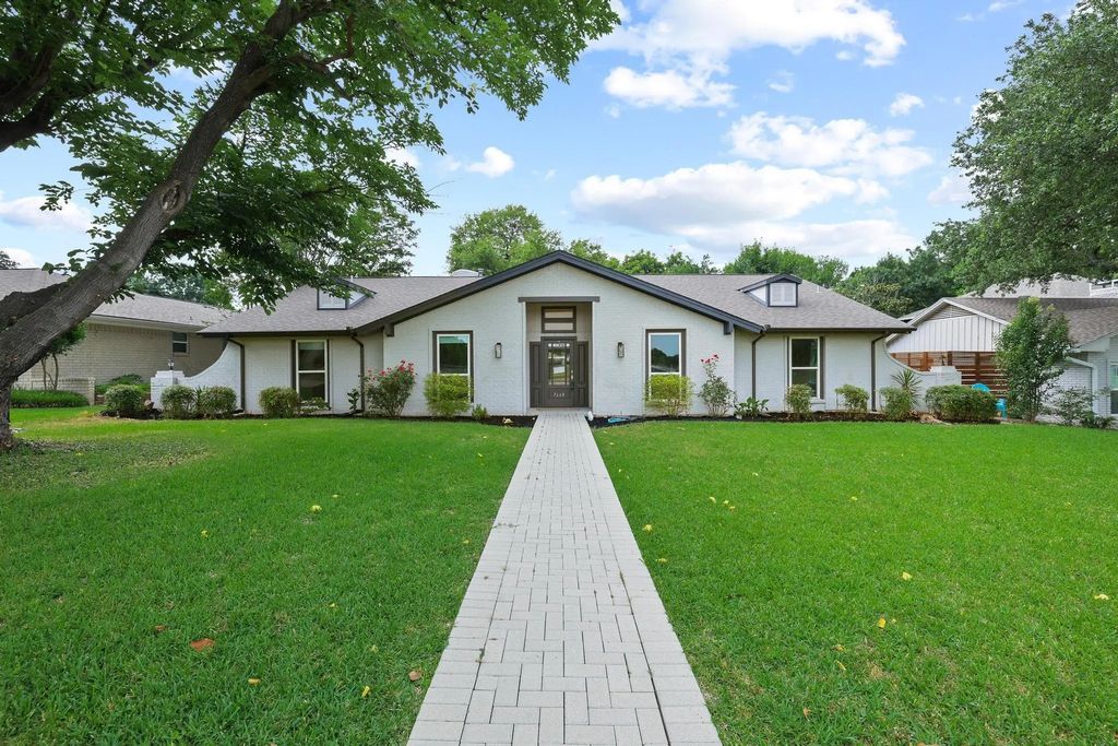 7668 La Cosa Drive, Dallas