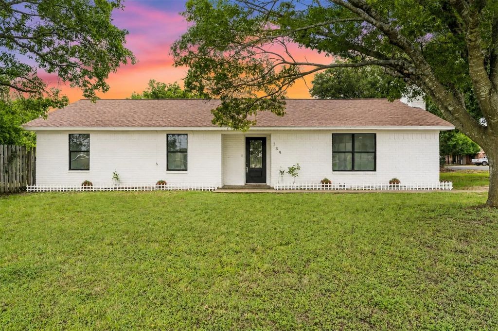 139 Claire Newell Lane, Waco