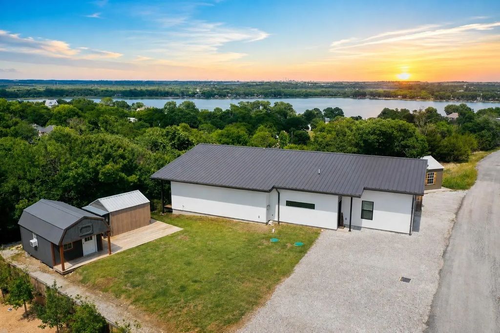 540 Burton Hill Drive, Weatherford