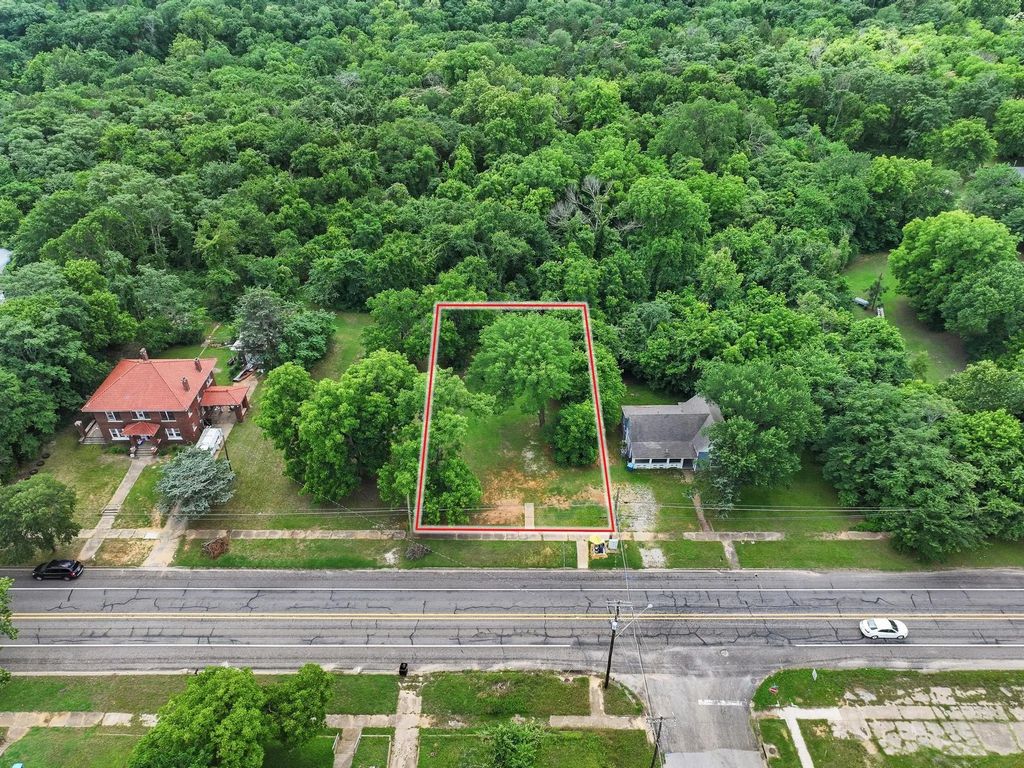 506 E Main Street, Denison