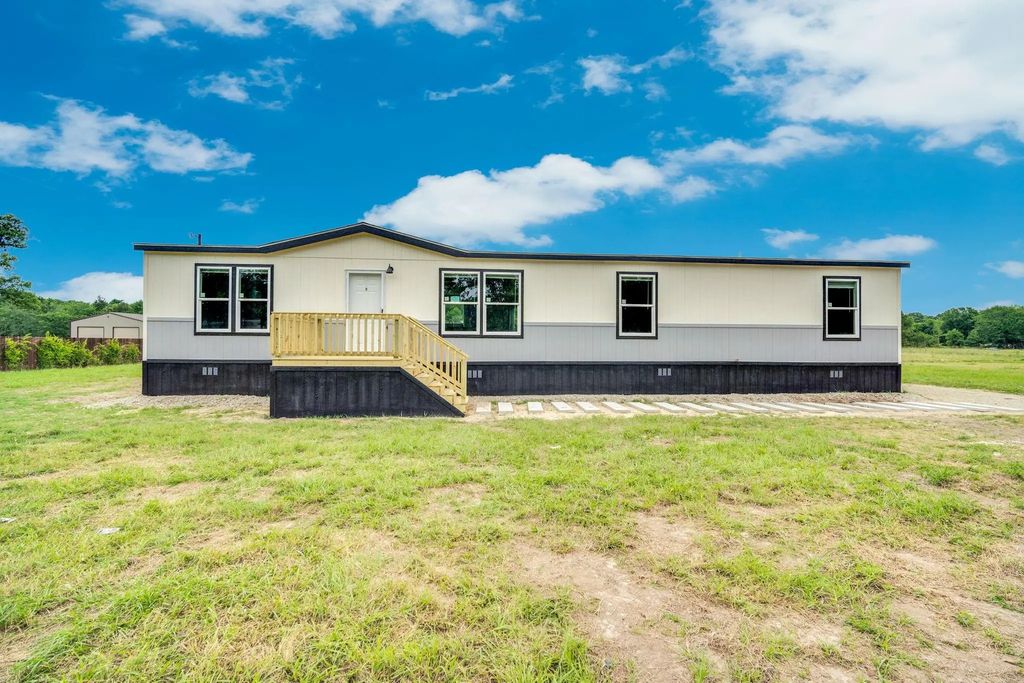 14820 Hyde-a-way Lane, Mabank