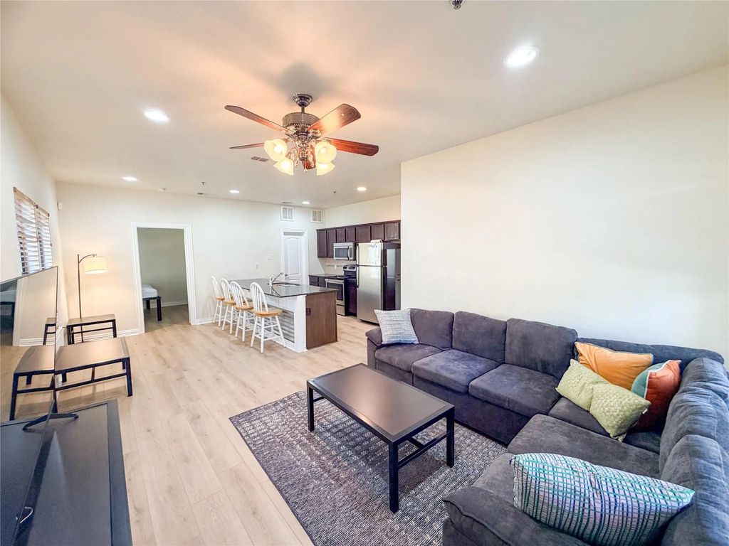 2410 S 2nd Street 1373, Waco