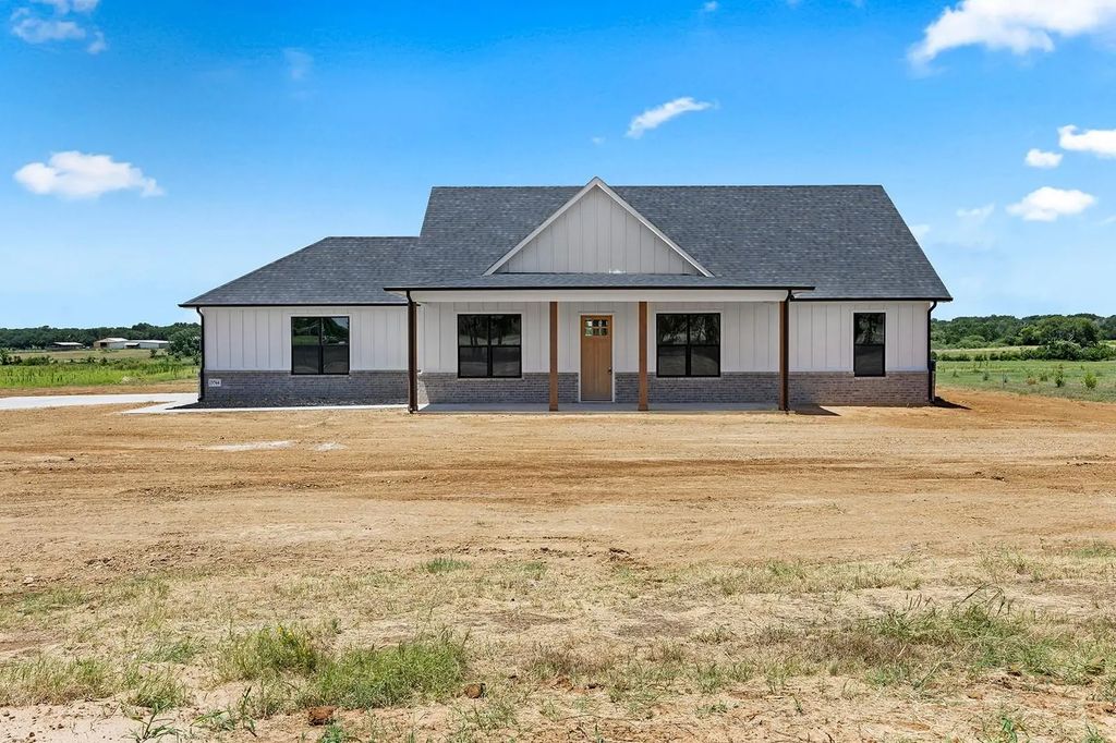3764 County Road 424, Cleburne