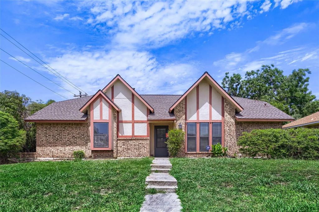 1701 Paxton Drive, Carrollton