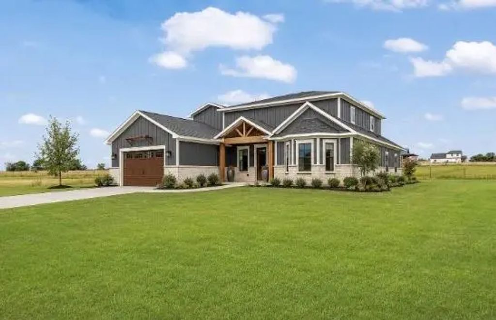 2463 County Road, Savoy