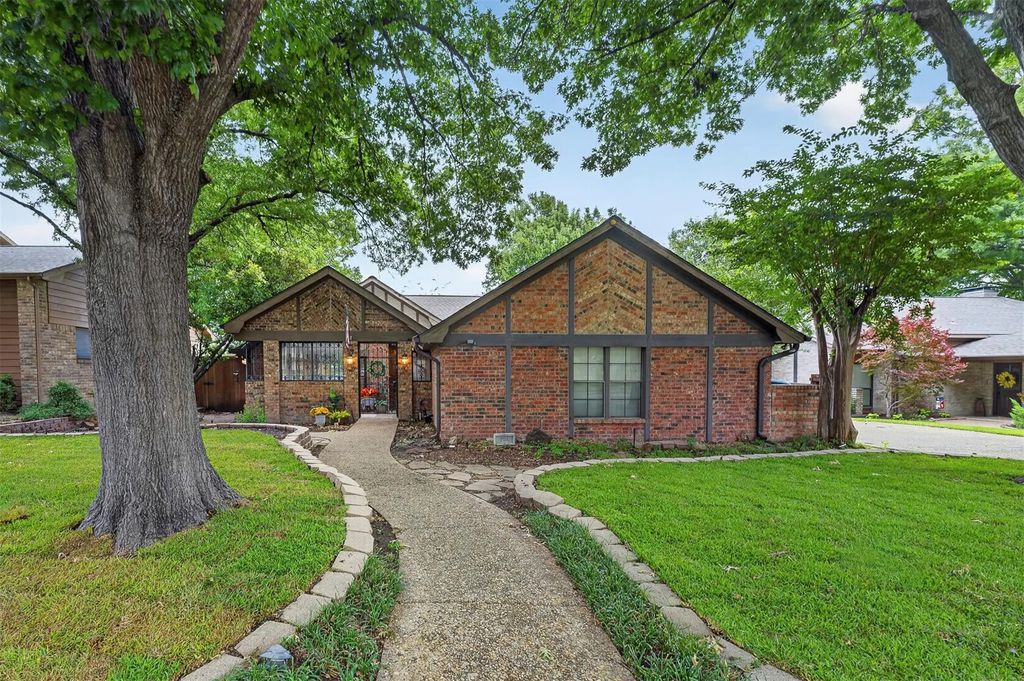 206 Rainbow Circle, Rockwall
