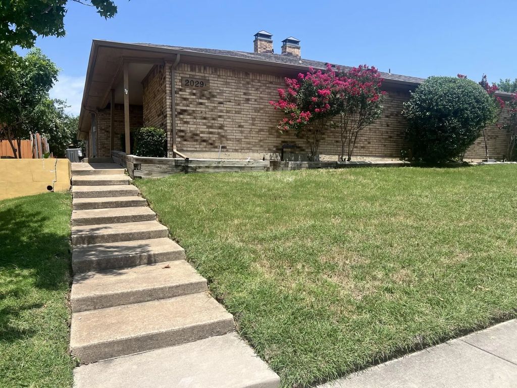 2029 Springwood Place A, Carrollton