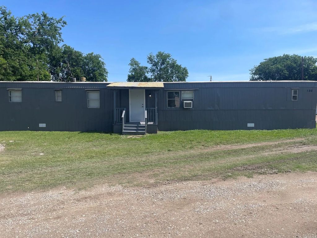 120 Cunningham Boulevard, Anna