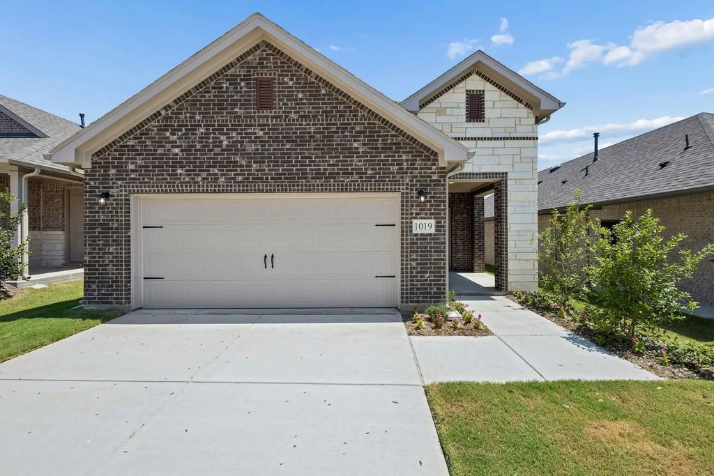 1019 Handel Road, Forney