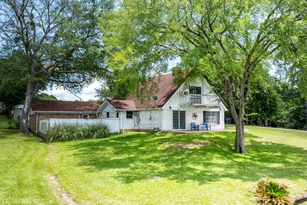 100 W Oak Acres Drive, Malakoff