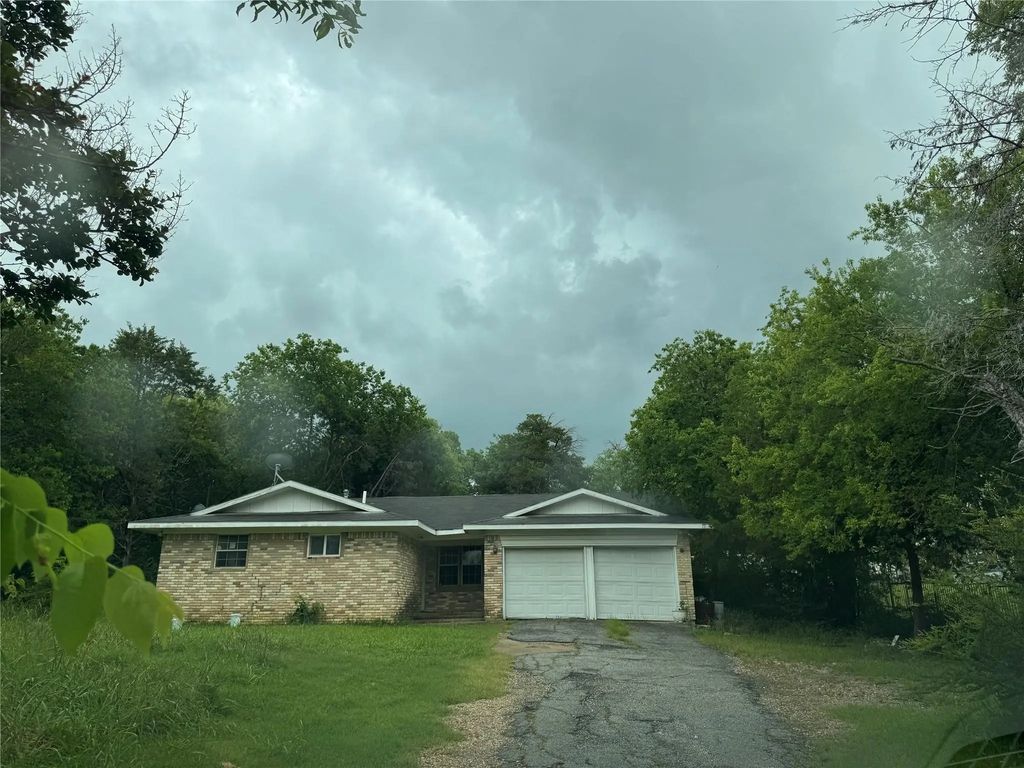917 E Fishcreek Road, Grand Prairie