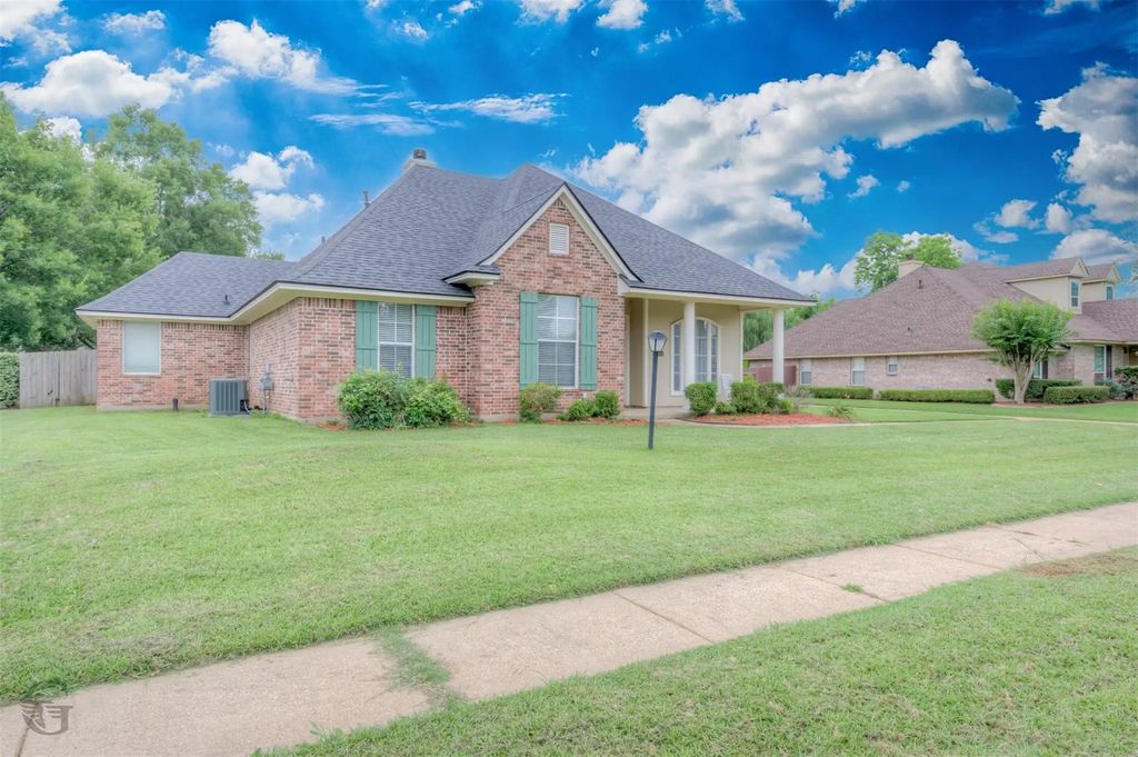 1951 Bayou Bend Drive, Bossier City