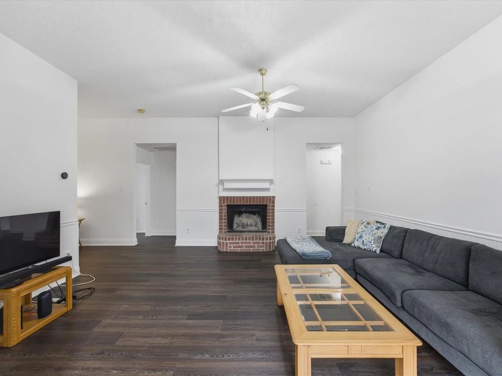 1123 Greenview Lane, Kennedale