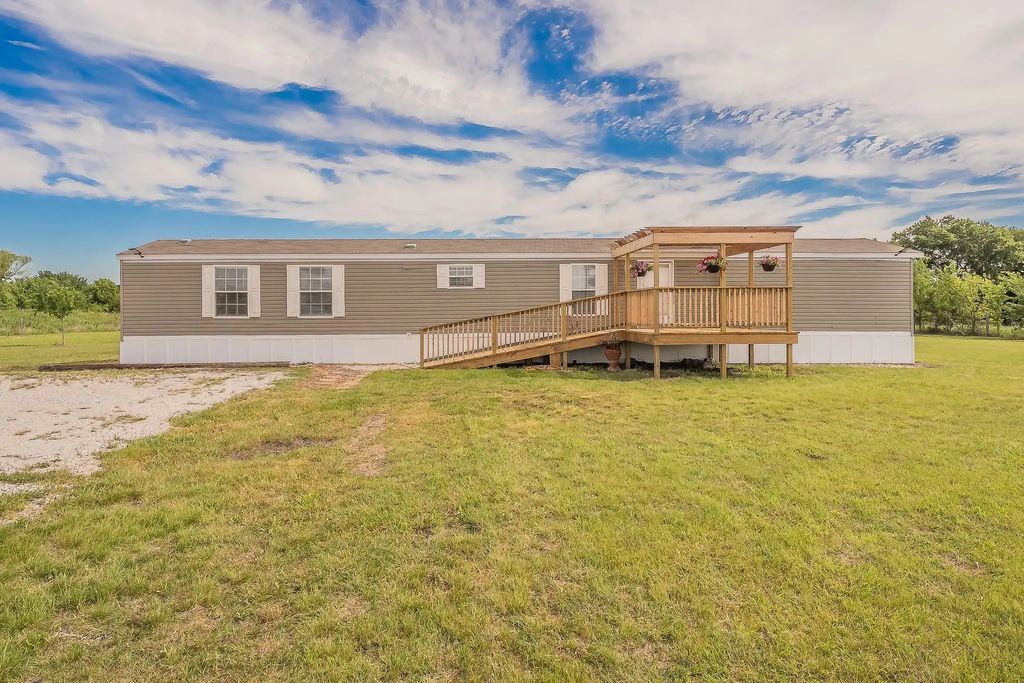 18035 Brookfield Drive, Justin