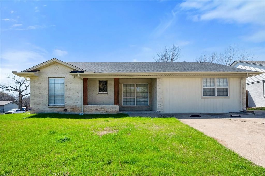 2316 Gilbert Circle, Arlington