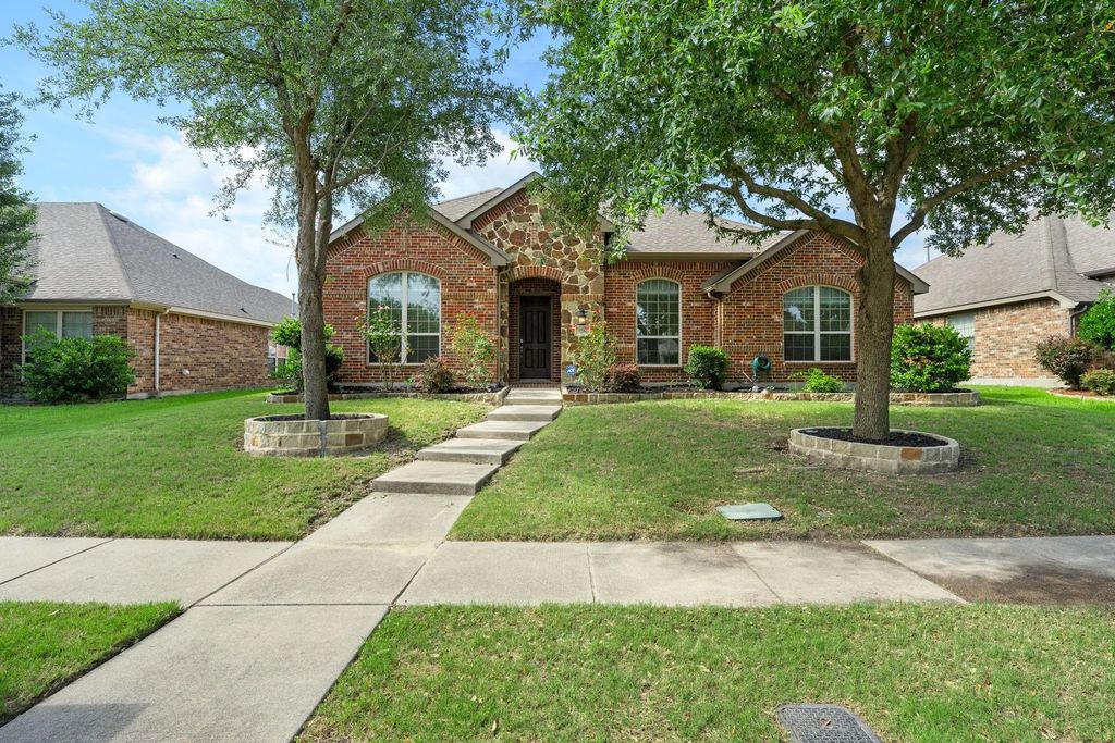 7510 Handen Drive, Rowlett