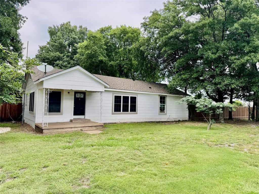 1197 Fm 697, Sherman