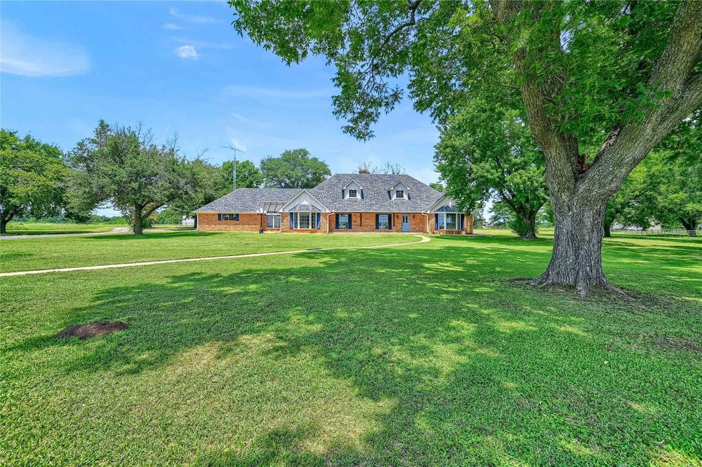 1101 Brooks Lane, Sadler