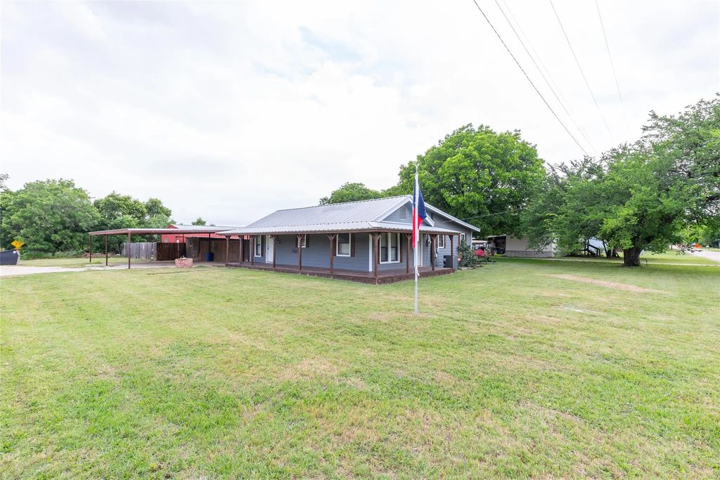 102 Scurry Avenue, Tuscola