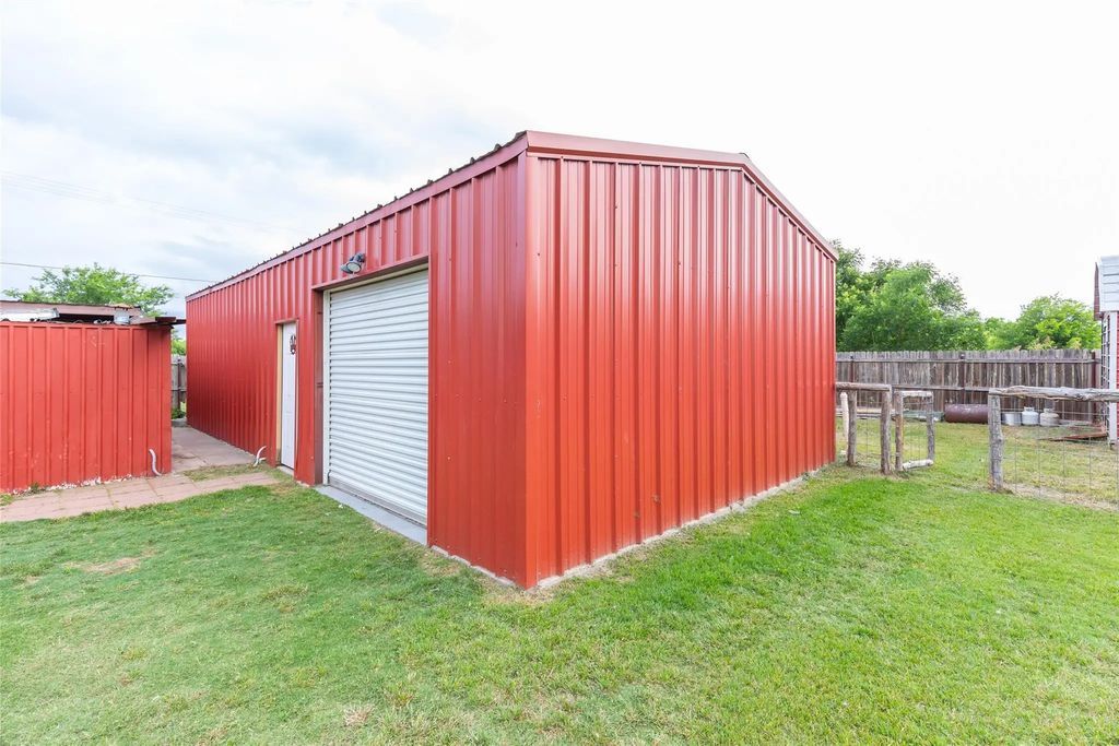 102 Scurry Avenue, Tuscola