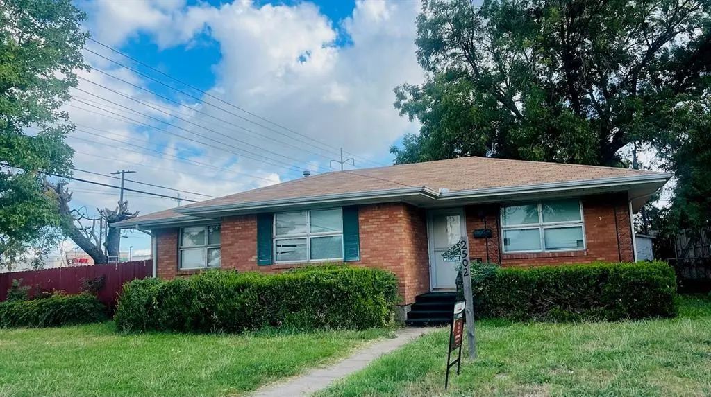 2502 Lakewood Drive, Garland
